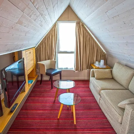 Le Churchill & Hotell Carnac